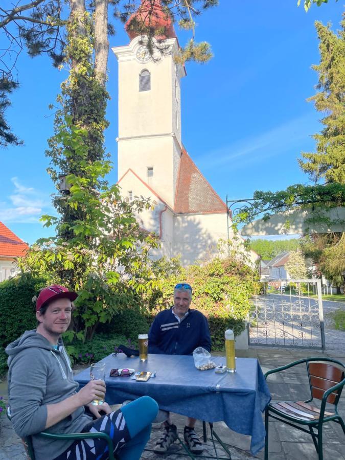 Hotel - Landgasthof Winklehner Sankt Pantaleon  المظهر الخارجي الصورة